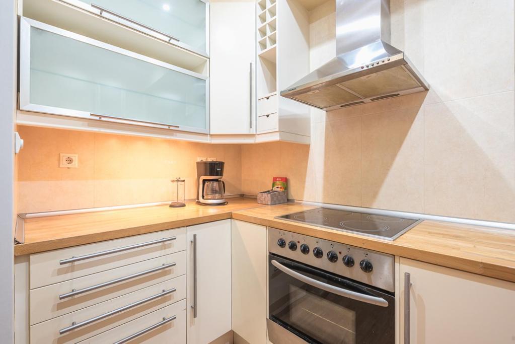 Pame Rentals - Entire Apartment With Free Parking Atenas Exterior foto